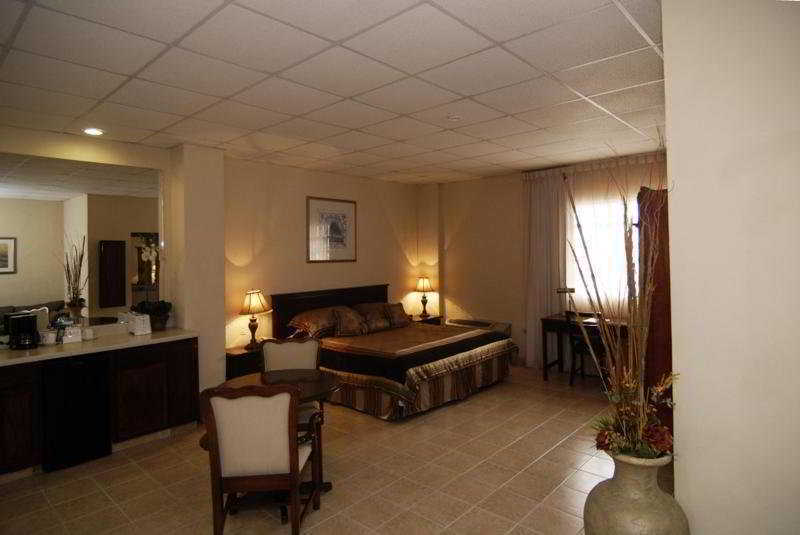 Hotel El Camino Inn & Suites Reynosa Eksteriør billede