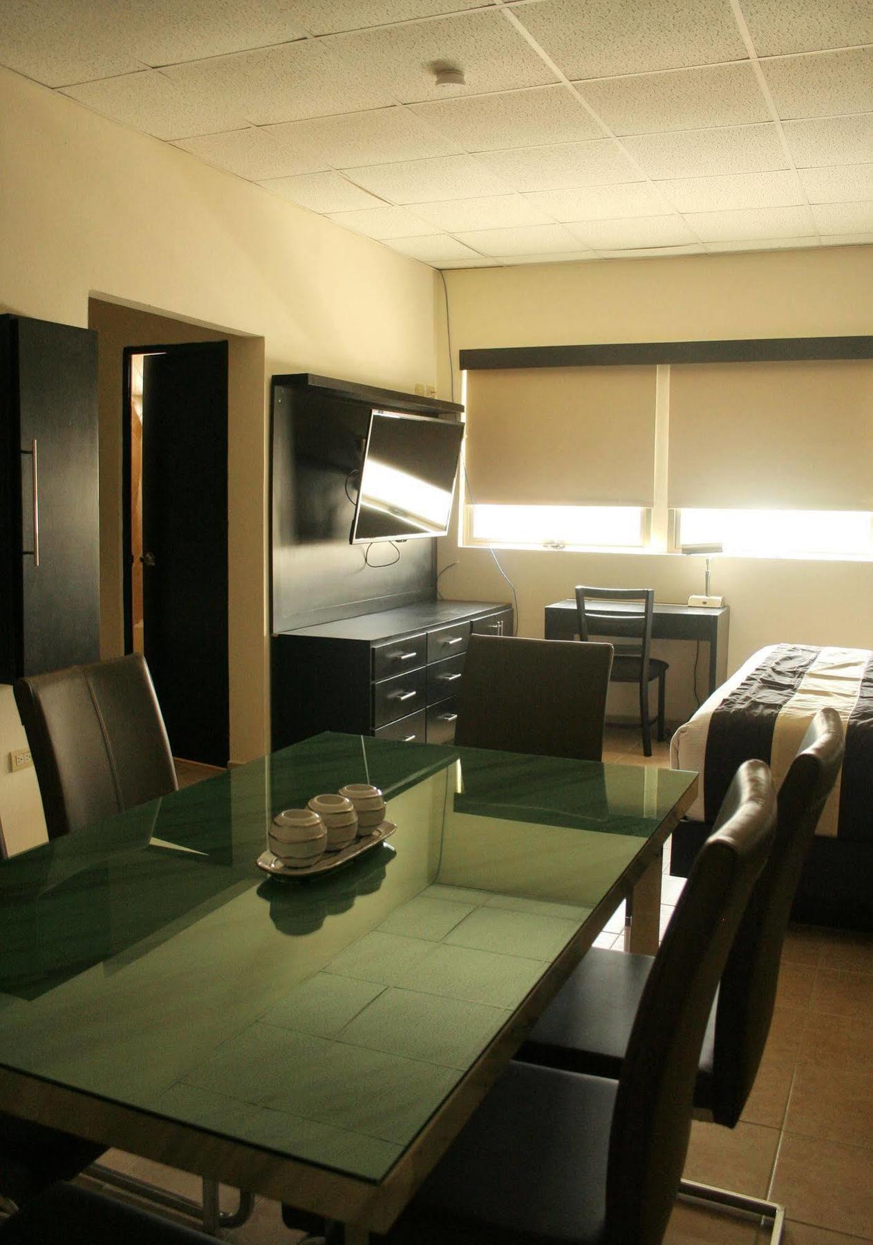 Hotel El Camino Inn & Suites Reynosa Eksteriør billede