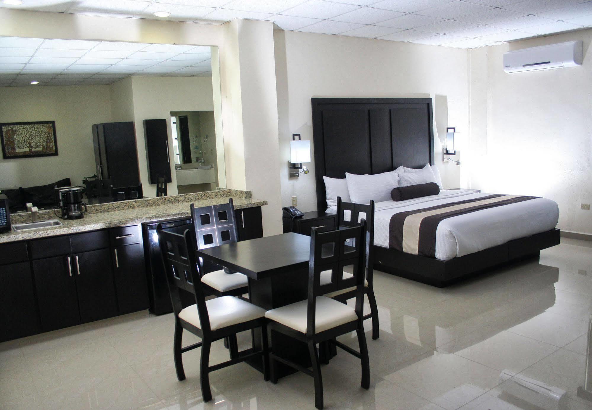 Hotel El Camino Inn & Suites Reynosa Eksteriør billede