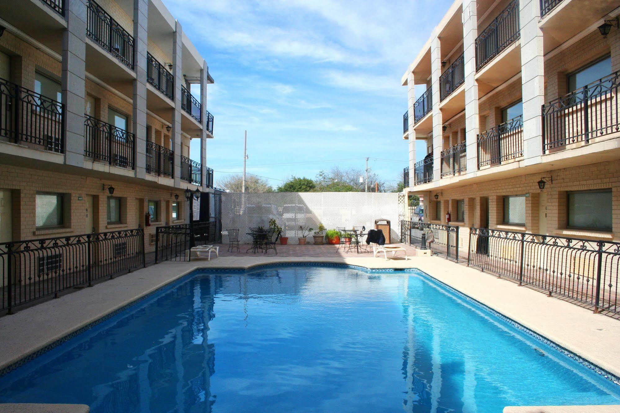 Hotel El Camino Inn & Suites Reynosa Eksteriør billede