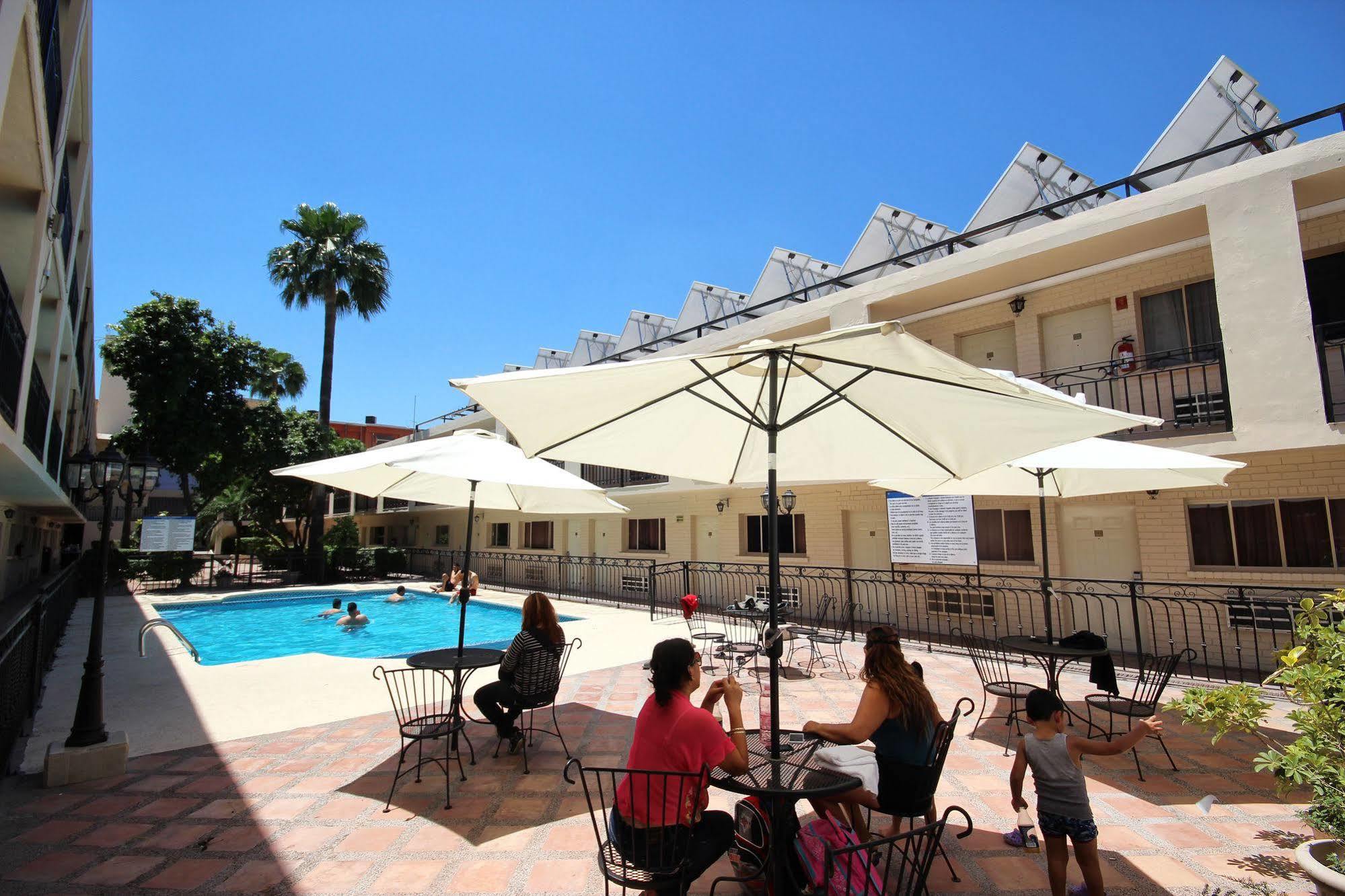 Hotel El Camino Inn & Suites Reynosa Eksteriør billede