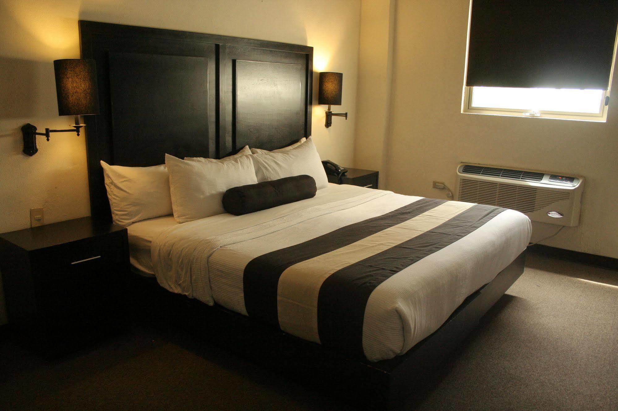 Hotel El Camino Inn & Suites Reynosa Eksteriør billede