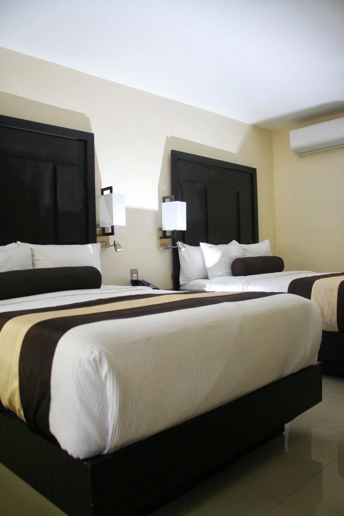 Hotel El Camino Inn & Suites Reynosa Eksteriør billede