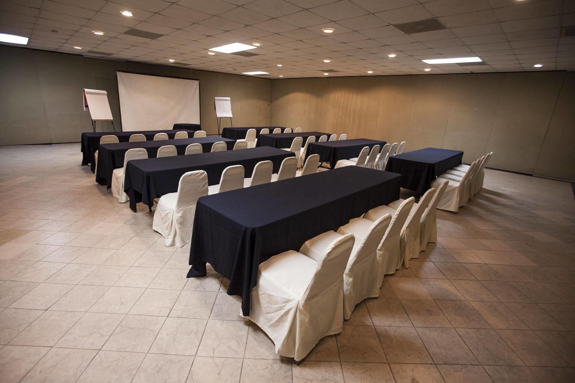 Hotel El Camino Inn & Suites Reynosa Eksteriør billede