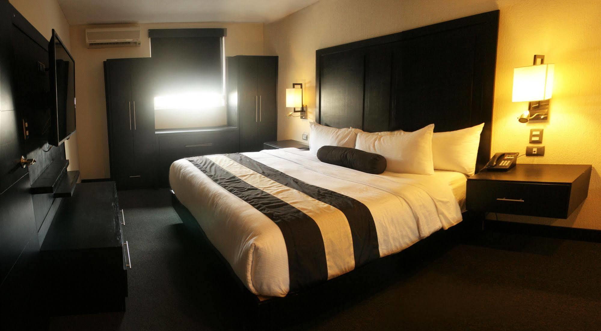 Hotel El Camino Inn & Suites Reynosa Eksteriør billede